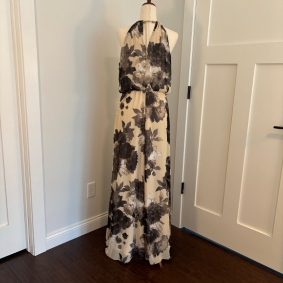 Eliza J Floral Print Halter Neck Dress with Metal Detail at Neck - Picture 2 of 10